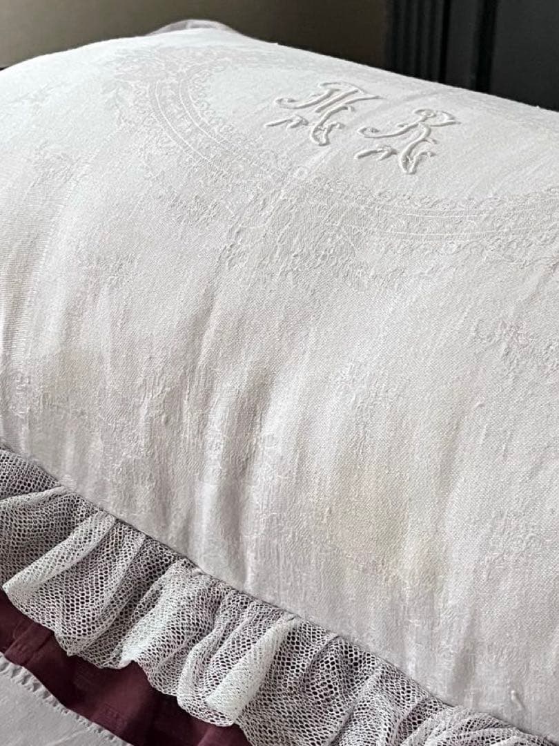 【美品】フランスアンティーク チュールフリル モノグラムクッション