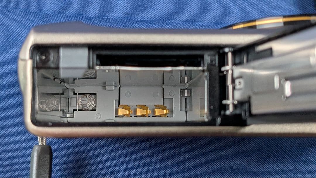 デジカメ　カシオ　EXILIM EX-ZR310　一部難あり