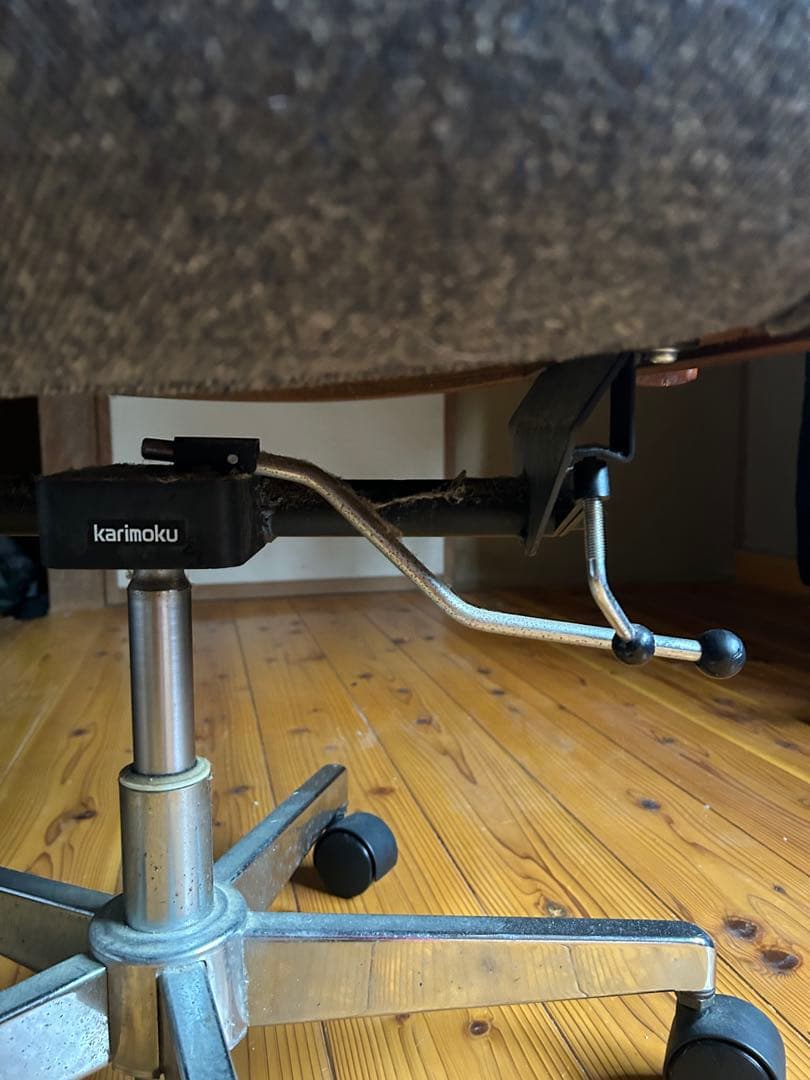 カリモク　デスクチェア　ファブリック　木製　ロッキング