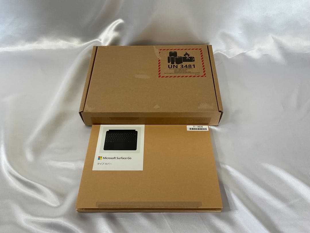 Surface Go 3 LTE i3 8g 128g office 【美品】