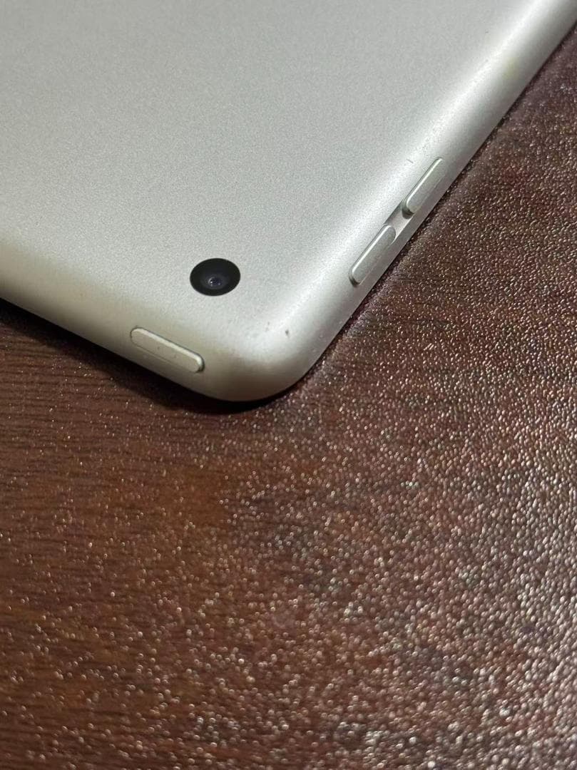 iPad 7 Wi-Fiシルバー 128GB 7世代