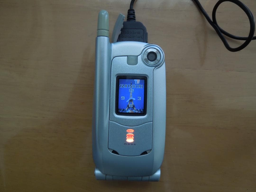 携帯電話　NTT DoCoMo N505i 本体＆バッテリー＆ACアダプター