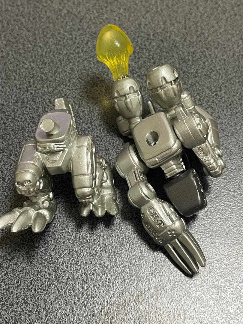 デジタルモンスターフィギュア　ムゲンドラモンVSヴォーグレイモン