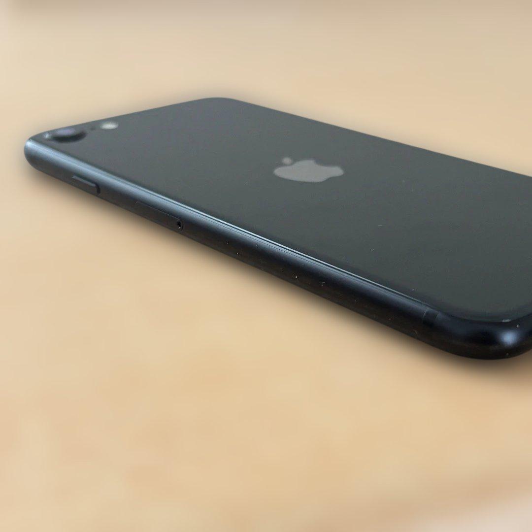 iPhone SE (第2世代) 128G バッテリー100%