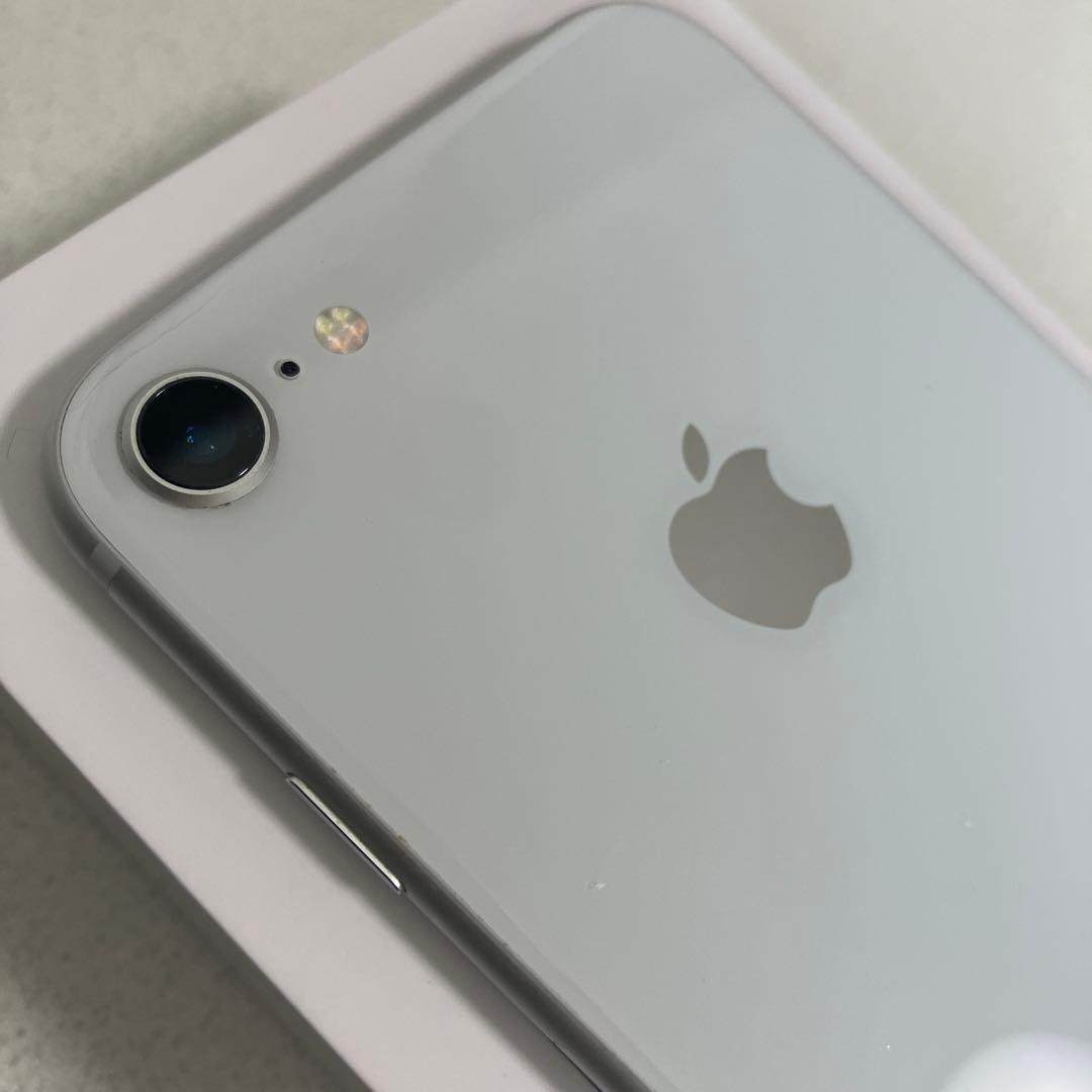 iPhone8 本体　箱あり