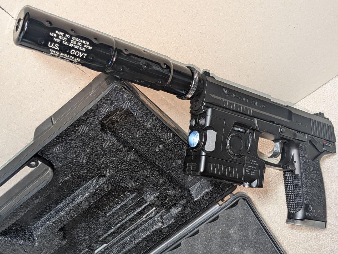 美品☆東京マルイ SOCOM Mk23 ガスガン サイレンサー ライト付き