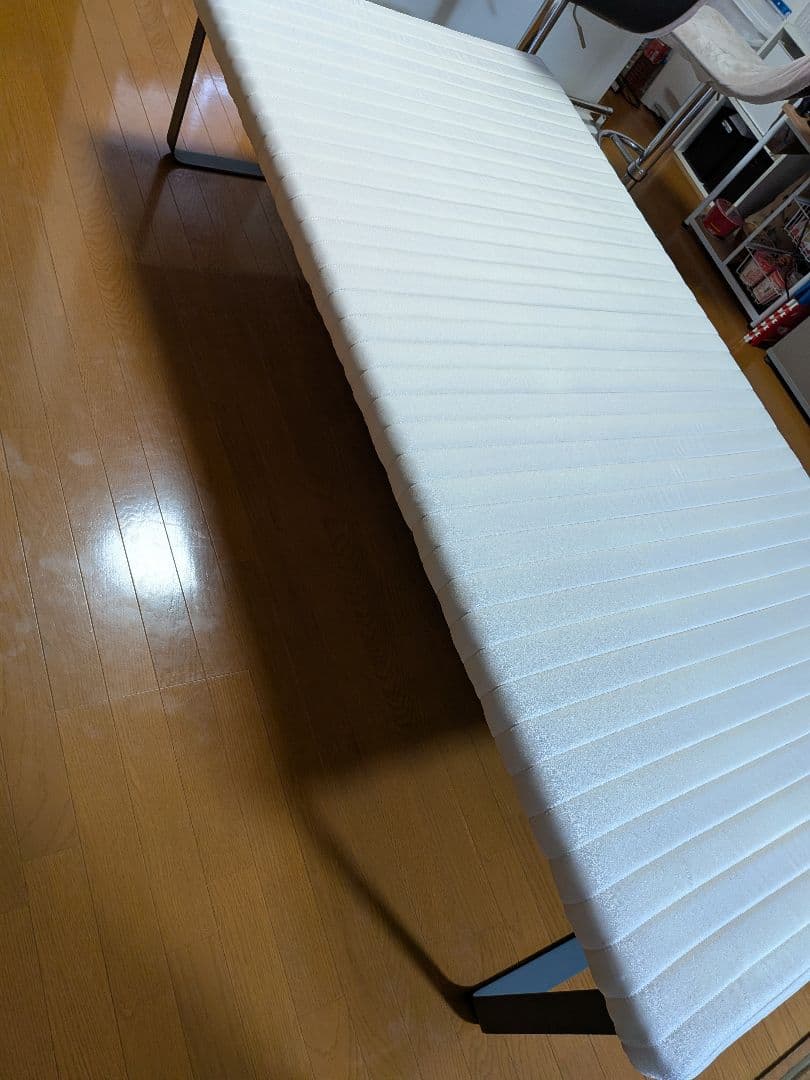 クリーム色 脚付き シングル