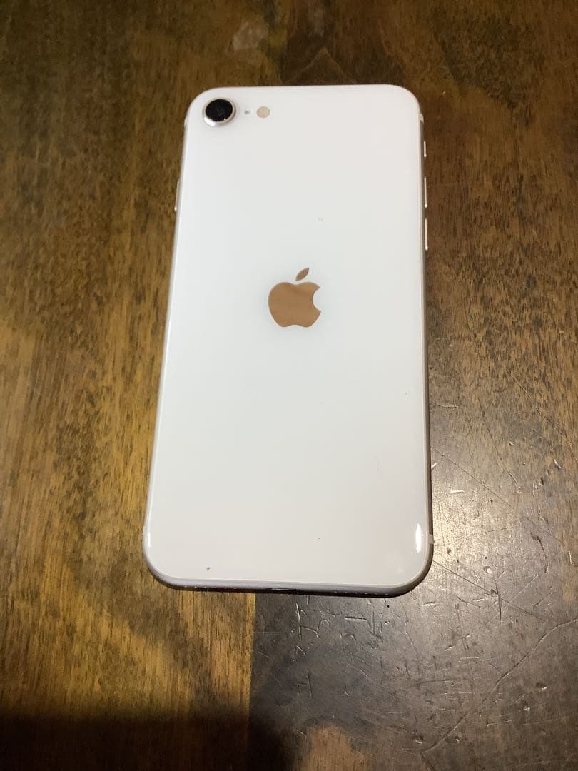 Apple iPhone SE (第3世代) ホワイト 本体　64gb