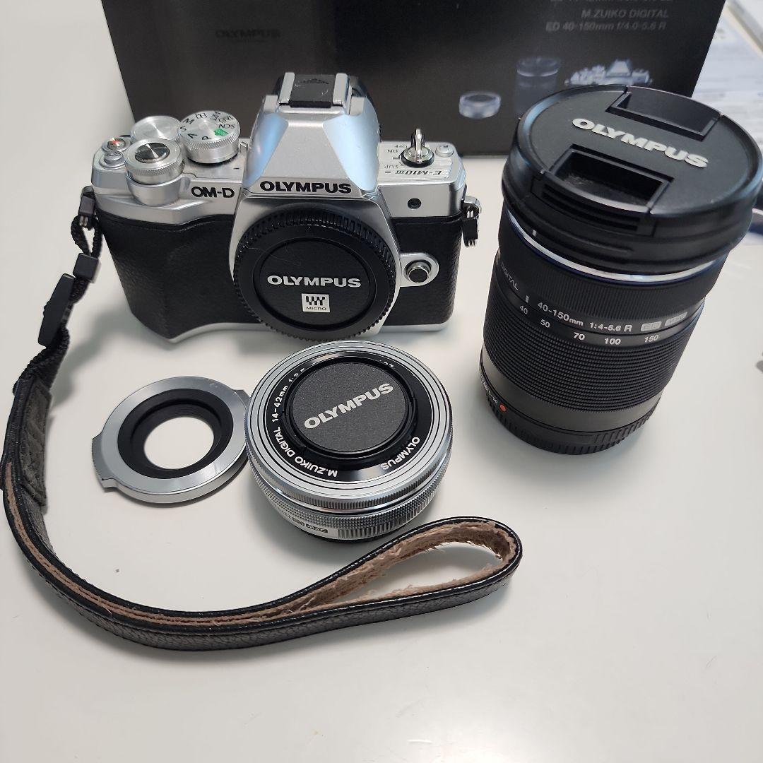 OLYMPUS OM-D E-M10 Mark III ズームレンズ付