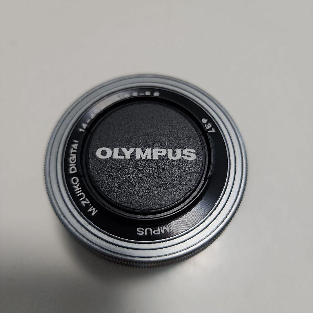 OLYMPUS OM-D E-M10 Mark III ズームレンズ付
