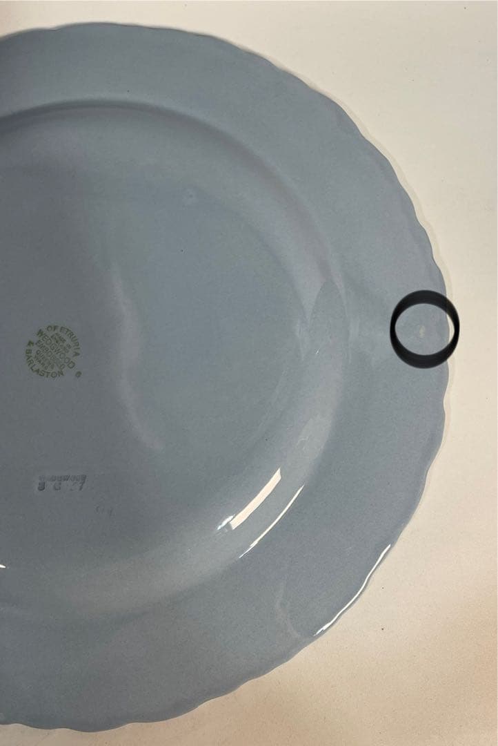 ウェッジウッド　エンボスド　クィーンズウェア　26cm