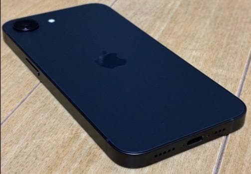【美品】iPhone16e 128GB 　ブラック SIMフリー