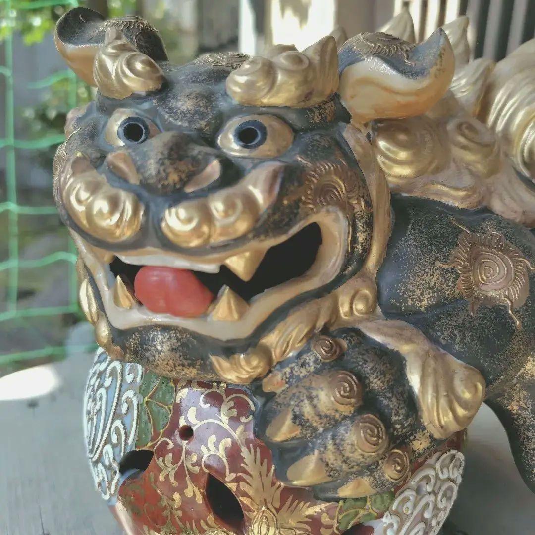 獅子玉乗り置物 　魔除け　アンティーク　九谷焼