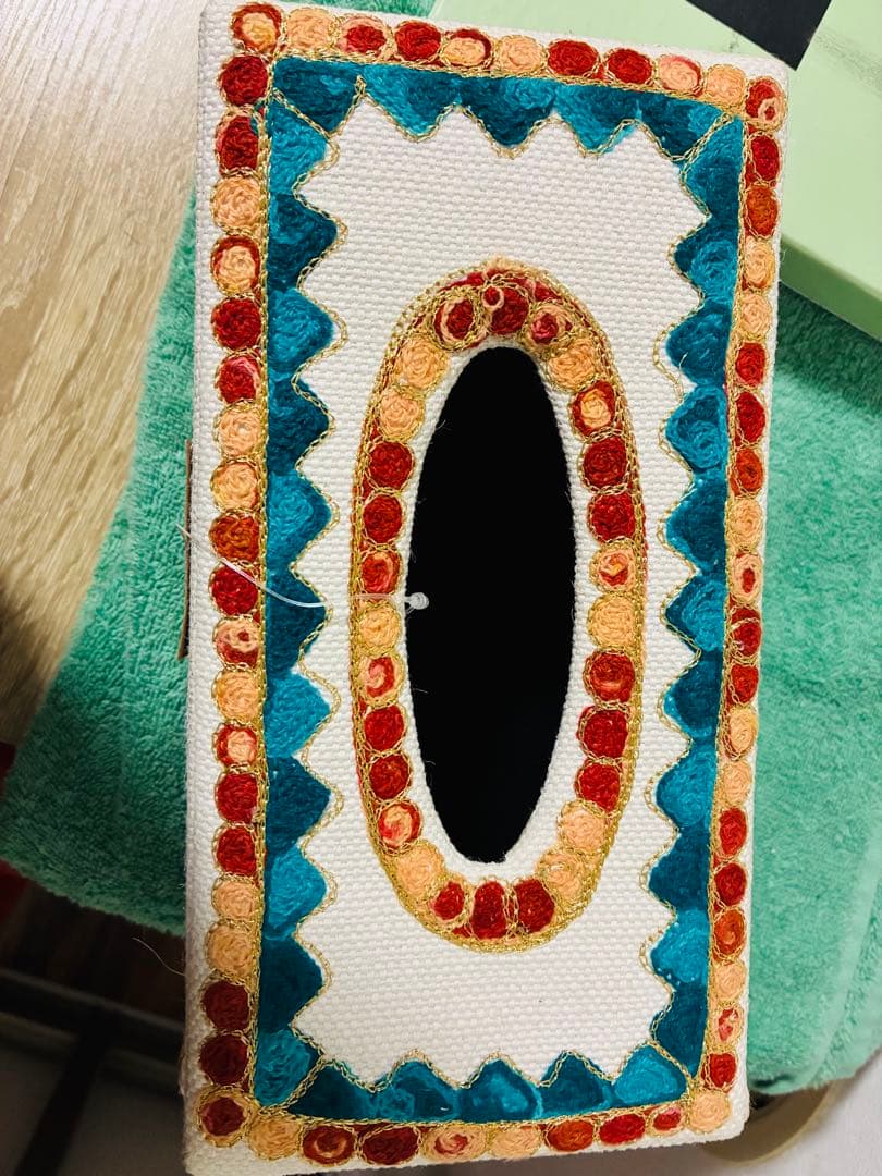 刺繍入りティッシュボックスカバー