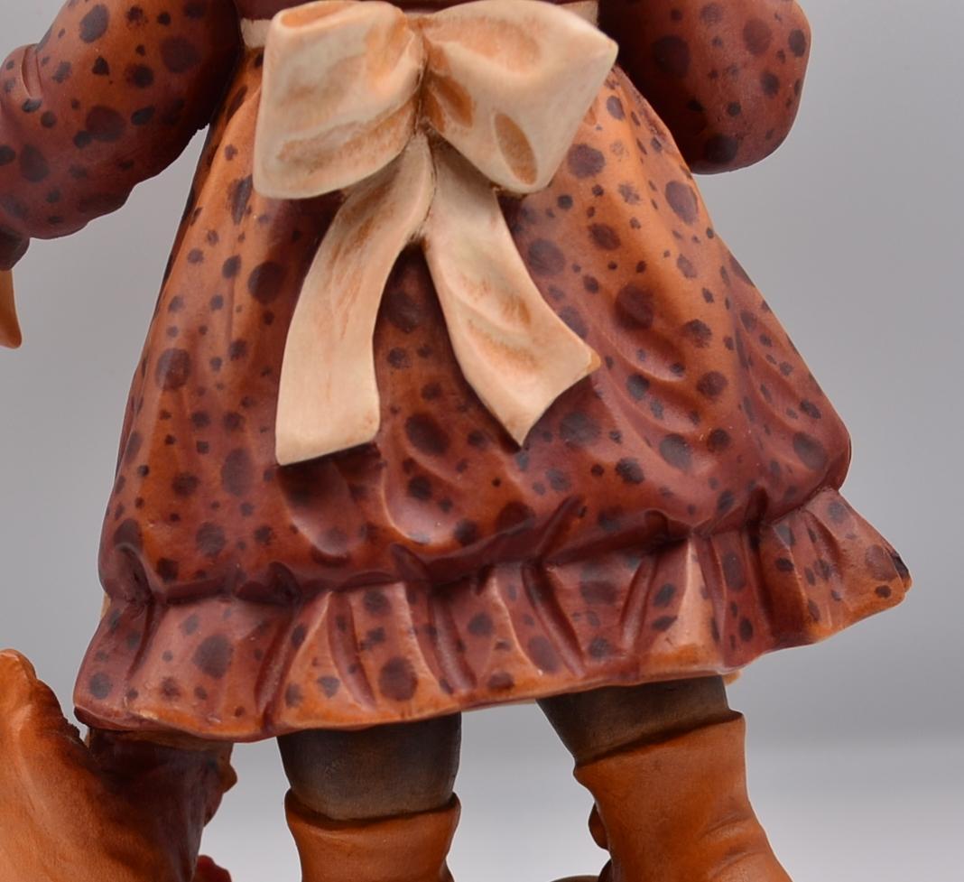 鶏のエサやり　アンリ　ANRI　サラケイ　木彫り人形　イタリア　２４ｃｍ　限定品