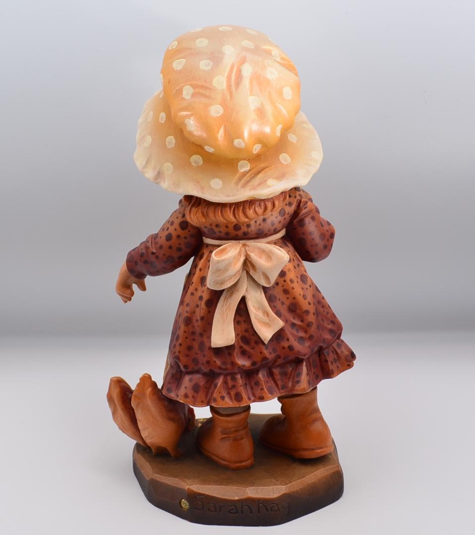 鶏のエサやり　アンリ　ANRI　サラケイ　木彫り人形　イタリア　２４ｃｍ　限定品