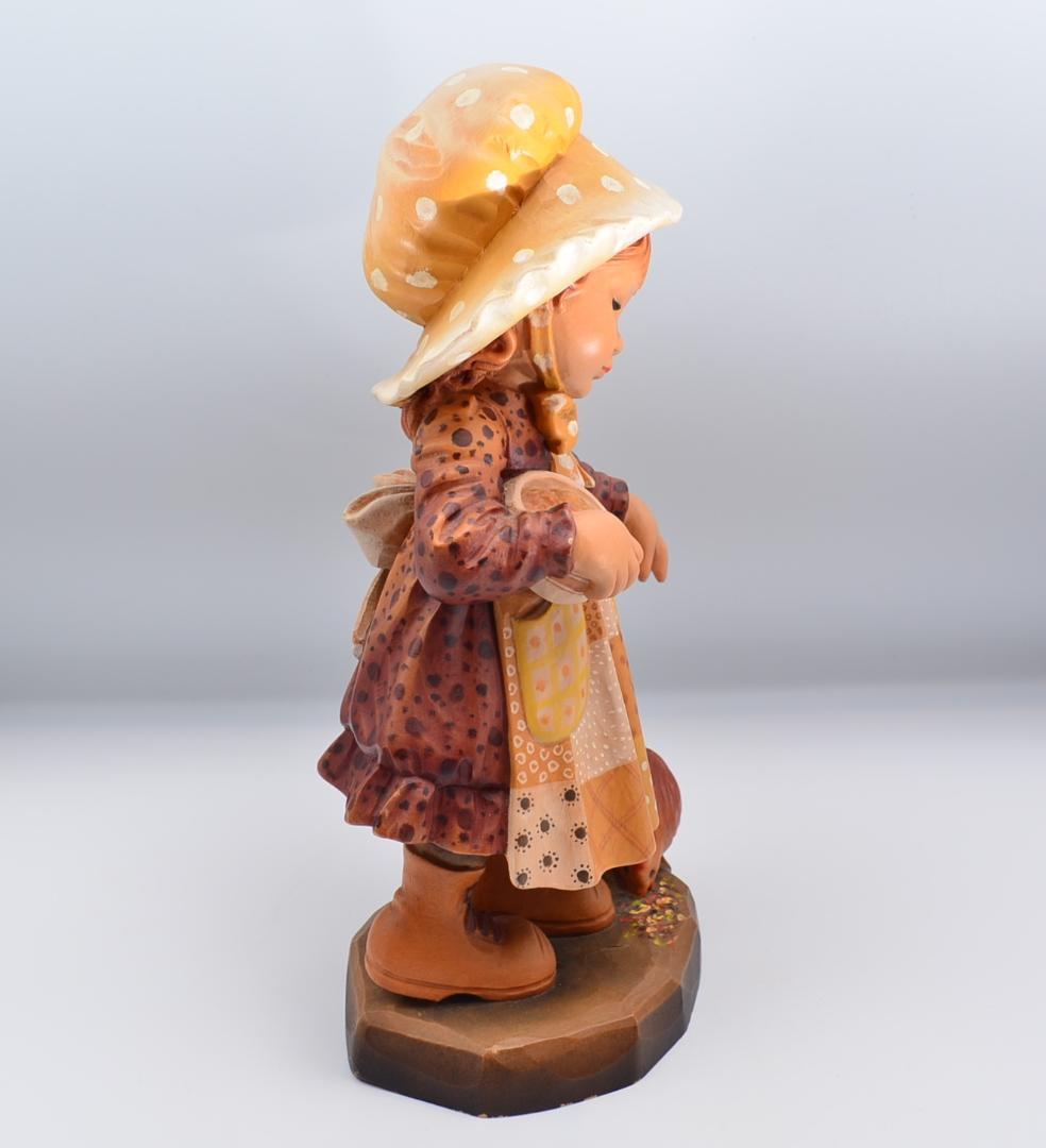 鶏のエサやり　アンリ　ANRI　サラケイ　木彫り人形　イタリア　２４ｃｍ　限定品