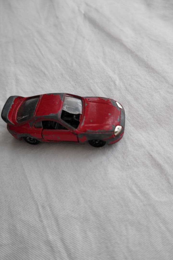 トミカ 赤いスポーツカー ミニカー