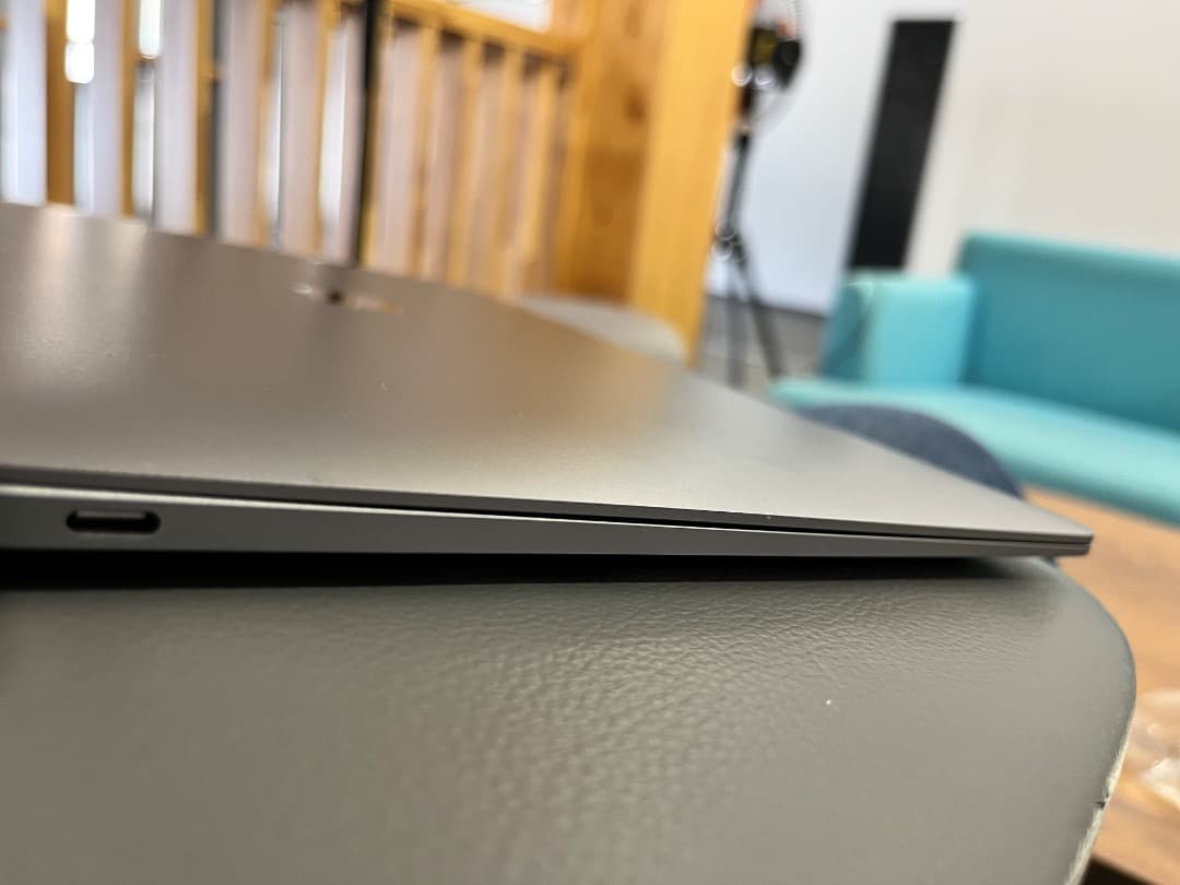 美品 MacBook Air M1 2020 バッテリー100%