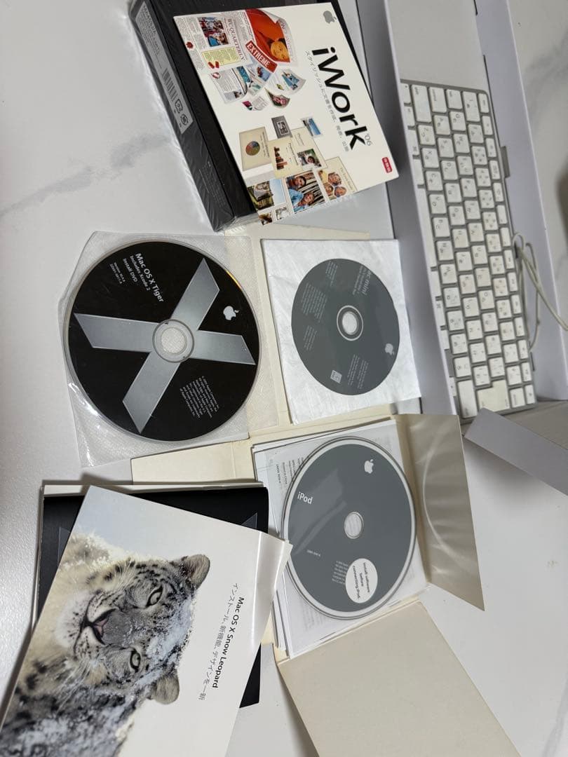 Apple iMac + ワイヤレスキーボード + iWork