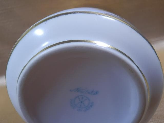 ノリタケ　マルキ　ジャグ　金盛り　湖畔風景図　高さ11cm