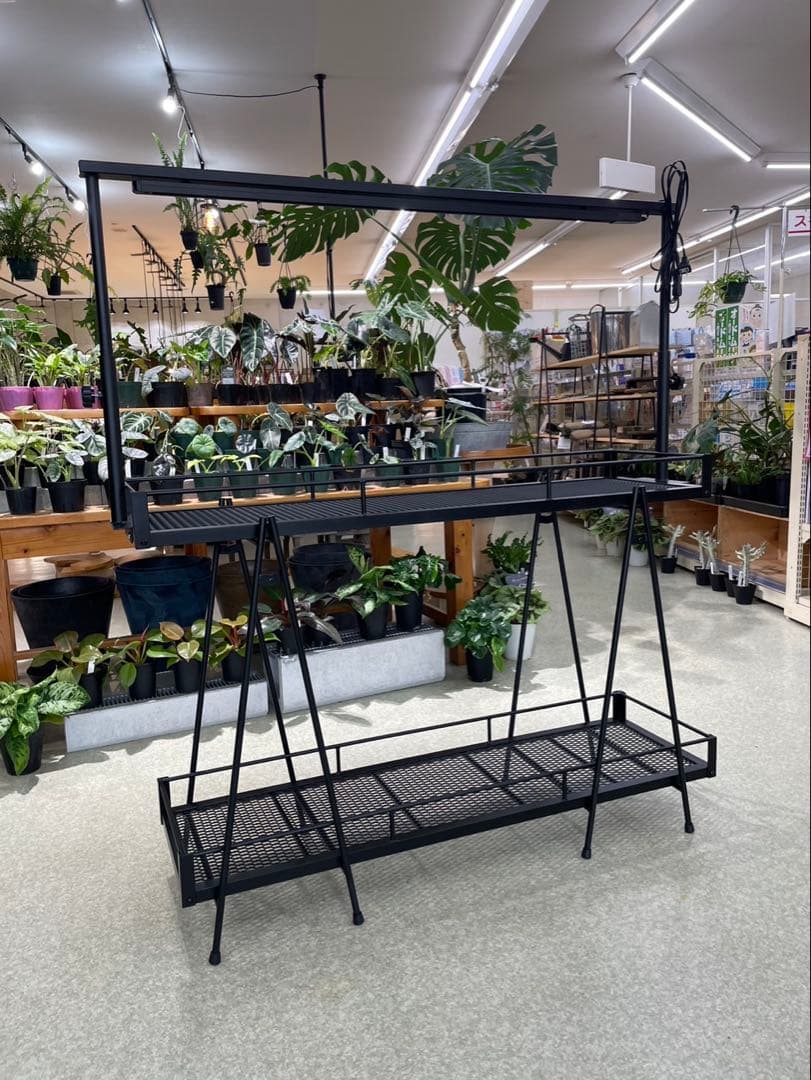 アイアンシェルフ　植物棚　受注生産　ダクトレール付　tig溶接製作