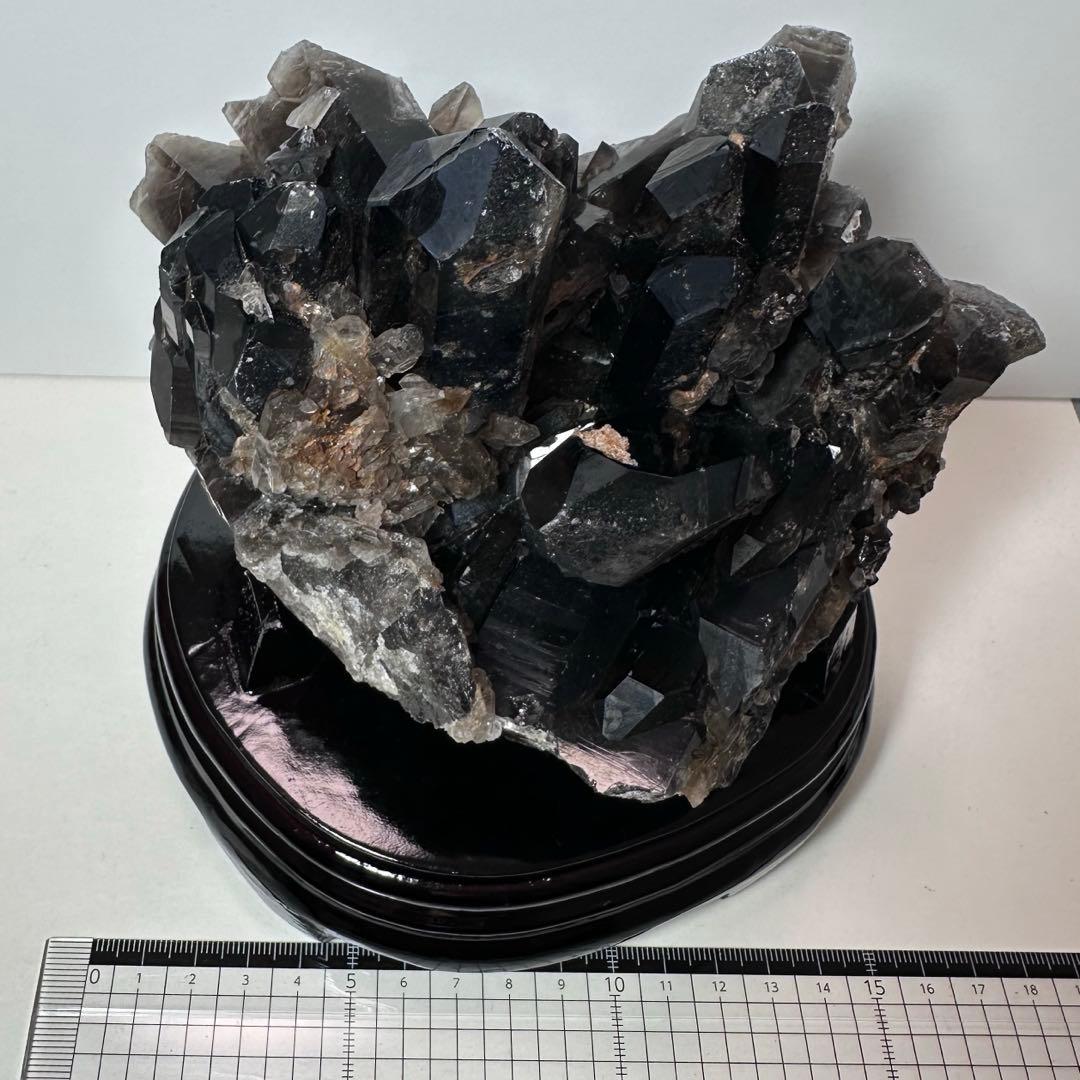 ✨特大 モリオンクラスター 1478g 台座付き 天然石置物 原石 魔除け