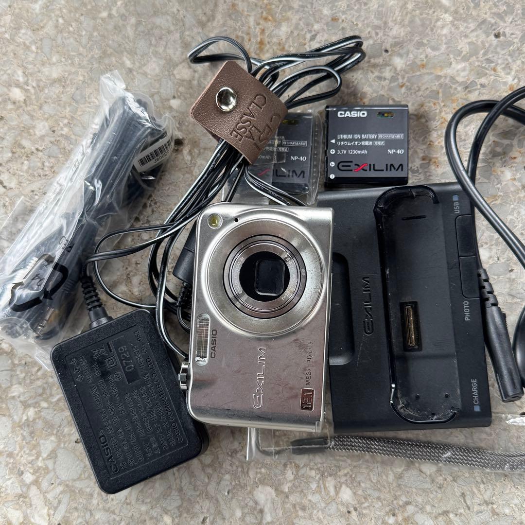 実写美⭕️【動作確認済】CASIO EXILIM EX-Z1200　シルバー