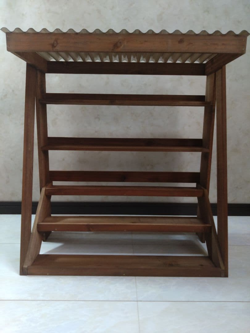 波板屋根付き植物棚　プランターラック