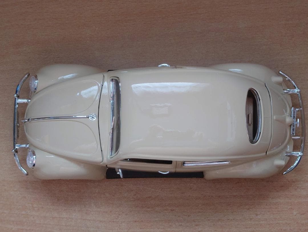 1/18フォルクスワーゲンビートル ベージュ VW BEETLE 1955