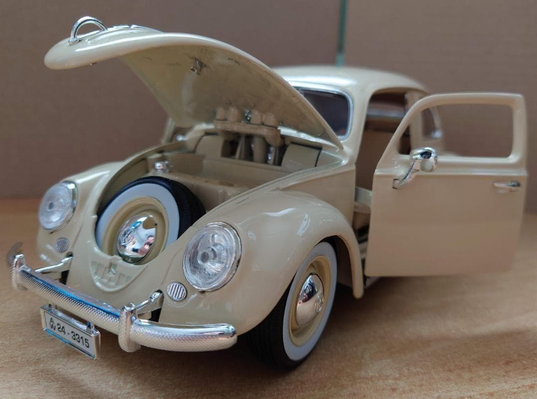 1/18フォルクスワーゲンビートル ベージュ VW BEETLE 1955