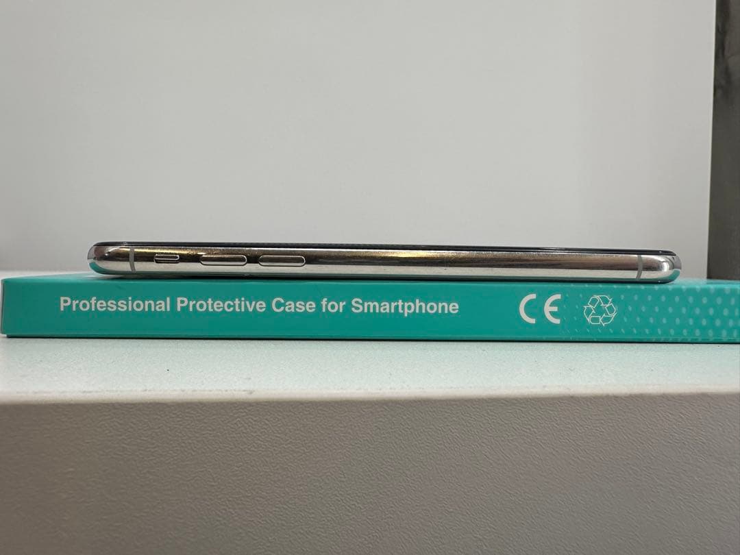 iPhoneX 本体　256GB ケース付　SIMフリー