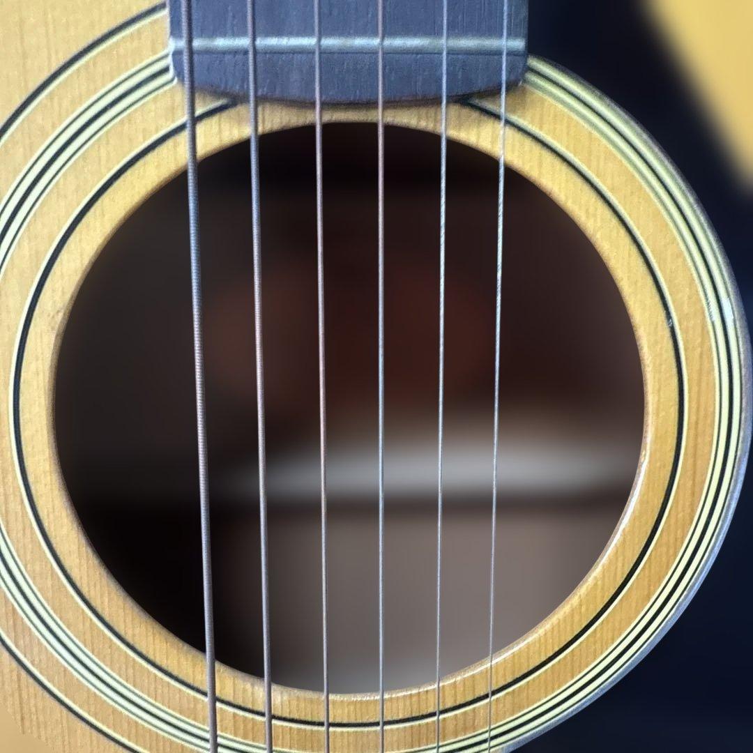 YAMAHA FG-122 ヤマハ　アコースティックギター　ストラップ付き