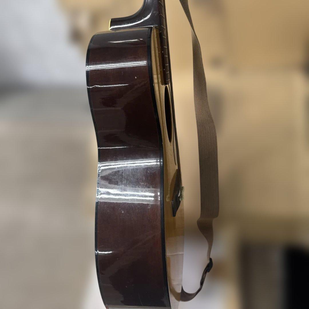 YAMAHA FG-122 ヤマハ　アコースティックギター　ストラップ付き