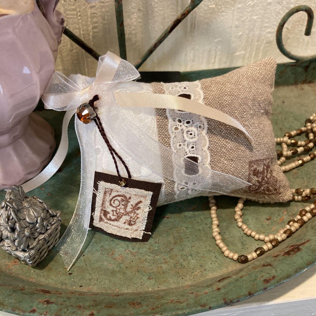 アンティーク風ピンクッションE