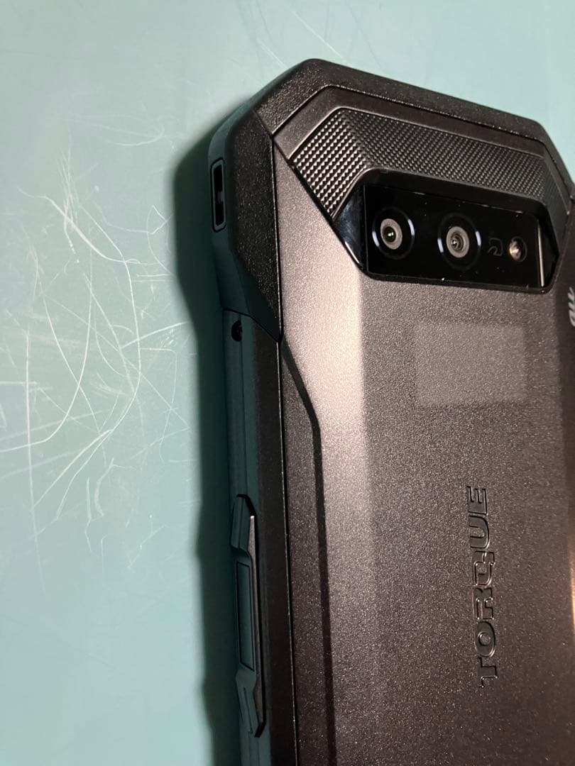 TORQUE 5G KYG01 SIMフリー 美品
