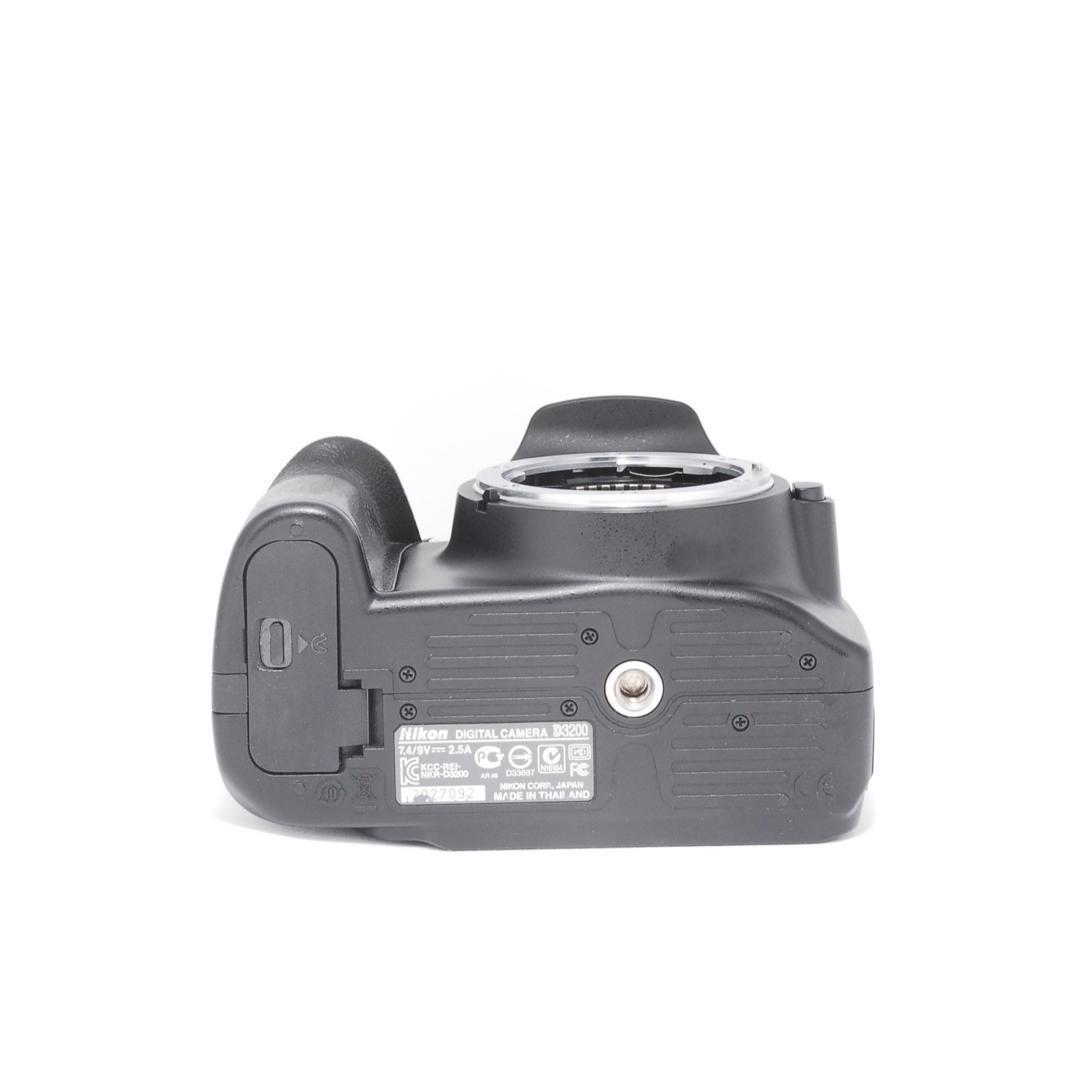 【初心者おすすめ】Nikon D3200 ダブルズーム 元箱付 スマホ転送OK
