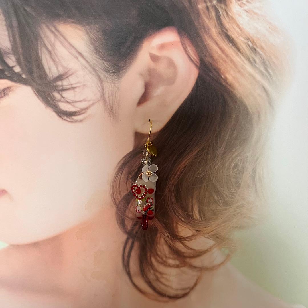 ฅ❤️ ねこ　猫　レジン　花　いちご　ピアス　イヤリング　ピアス