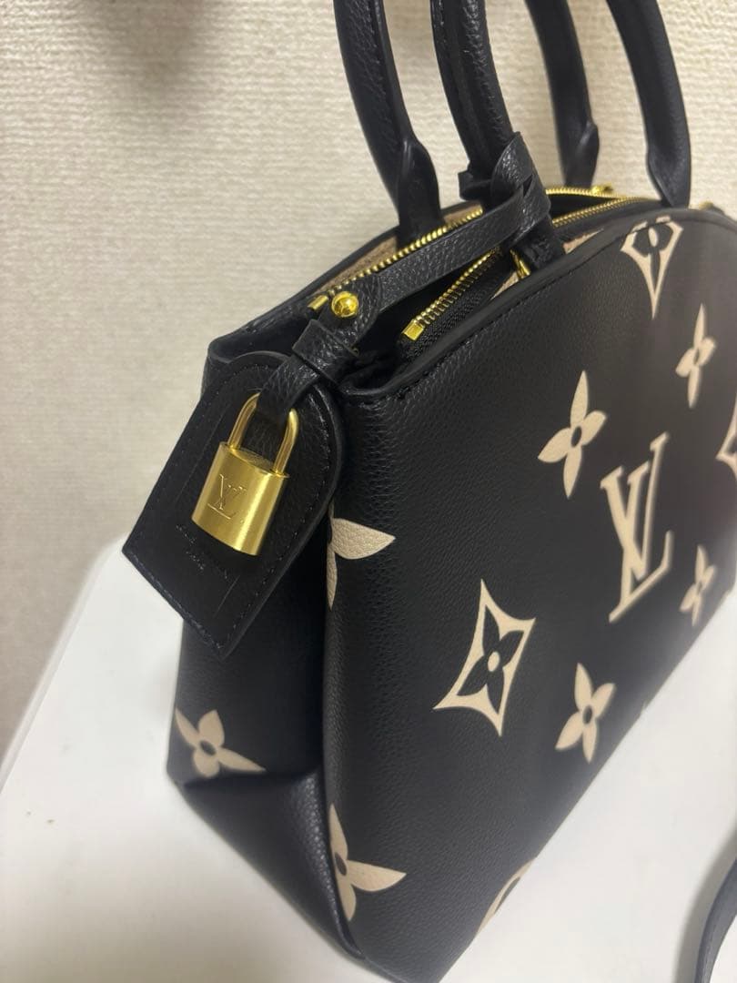 レディース　レザーバッグ