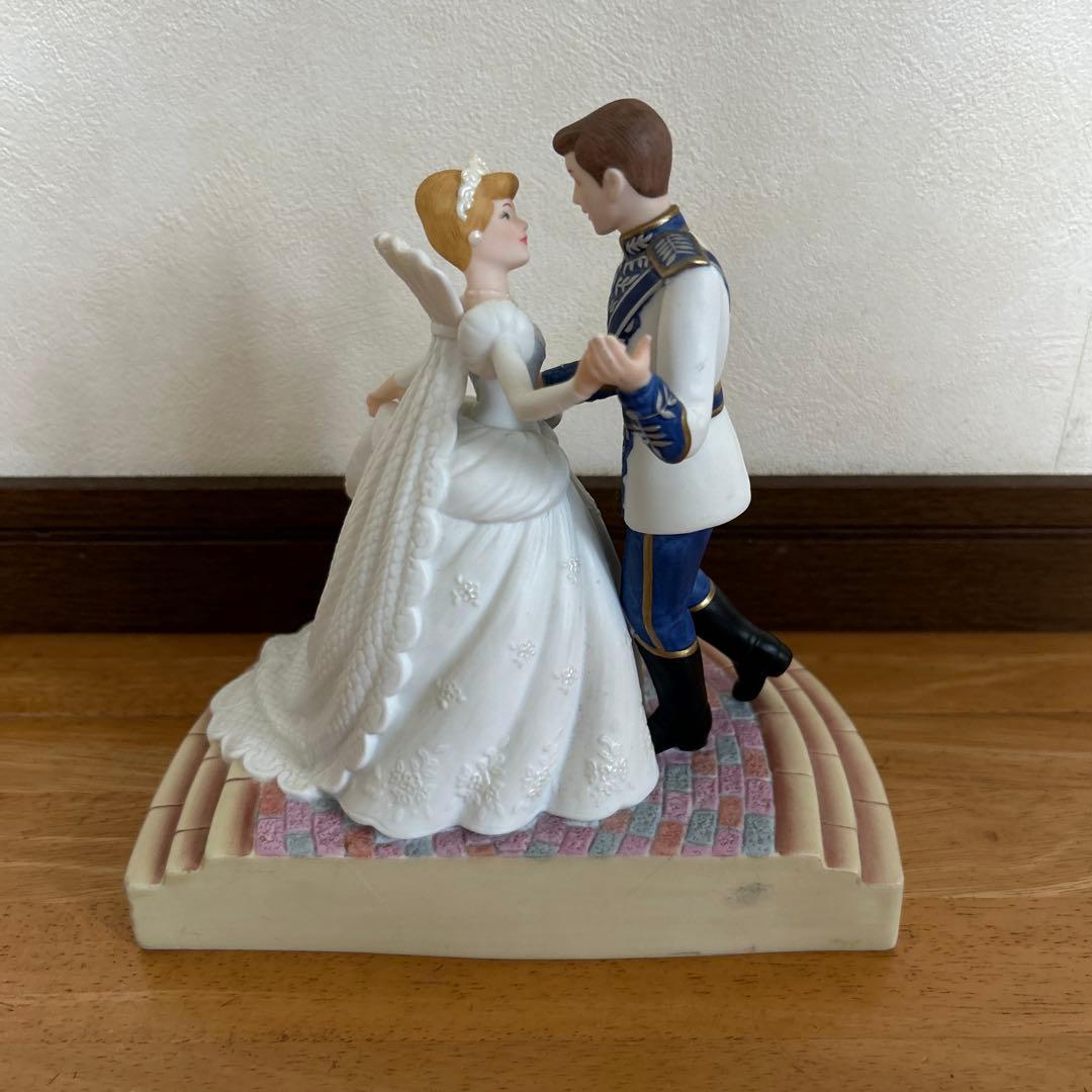 ディズニーランド　シンデレラブレーション　陶器　置物　結婚式　ウエディング