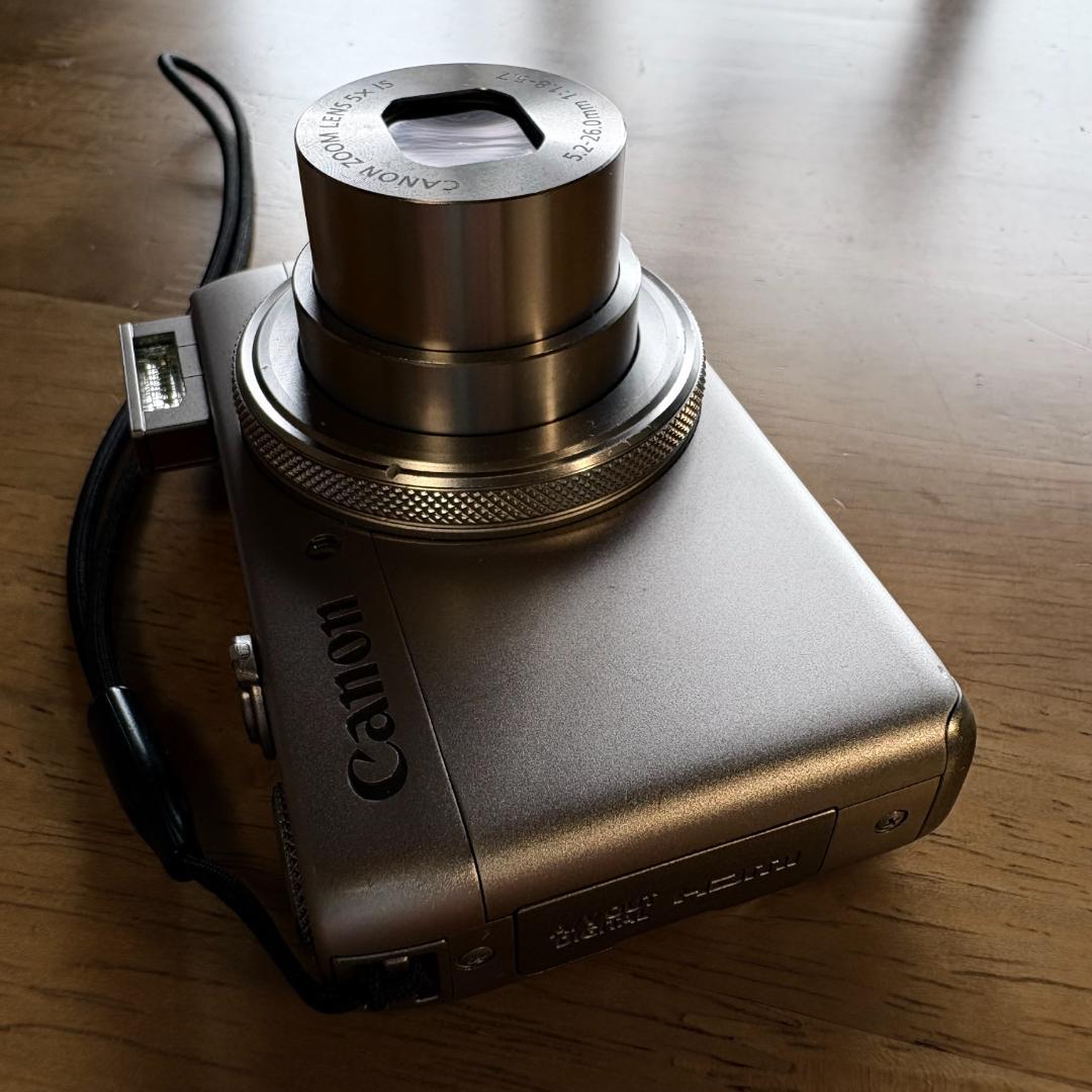 Canon PowerShot S120 本体と付属品