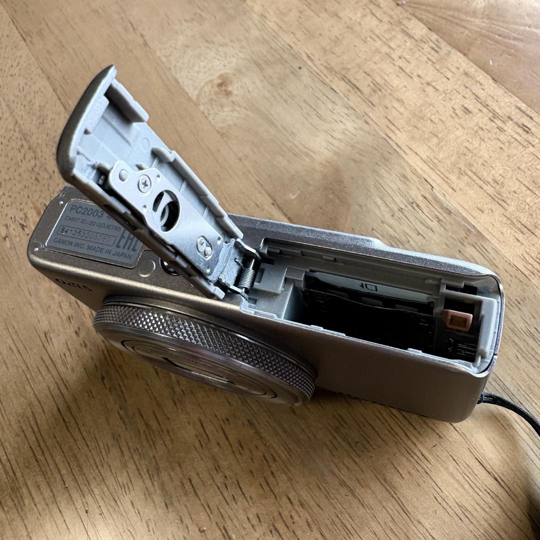 Canon PowerShot S120 本体と付属品