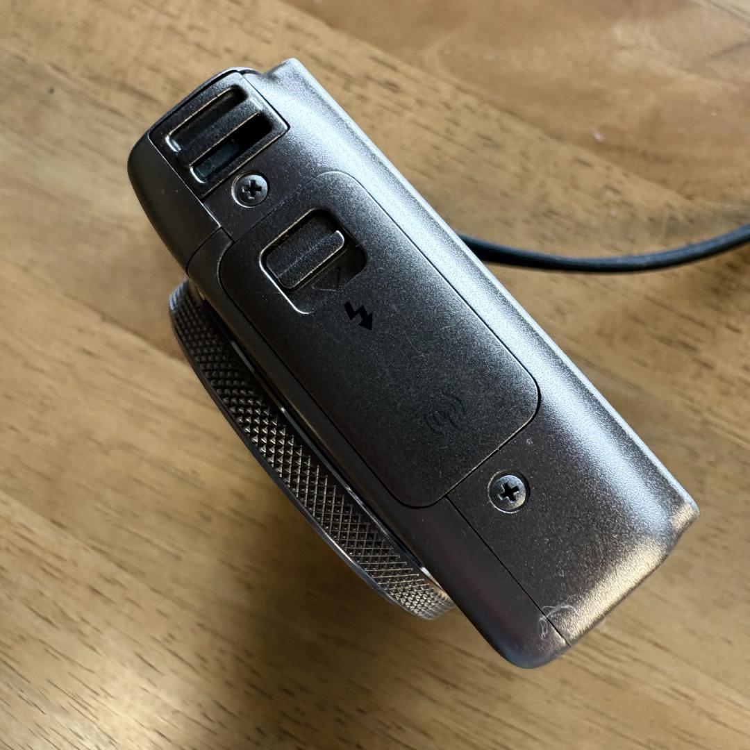 Canon PowerShot S120 本体と付属品