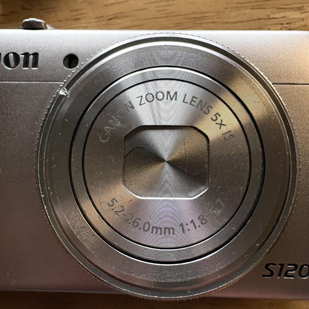 Canon PowerShot S120 本体と付属品