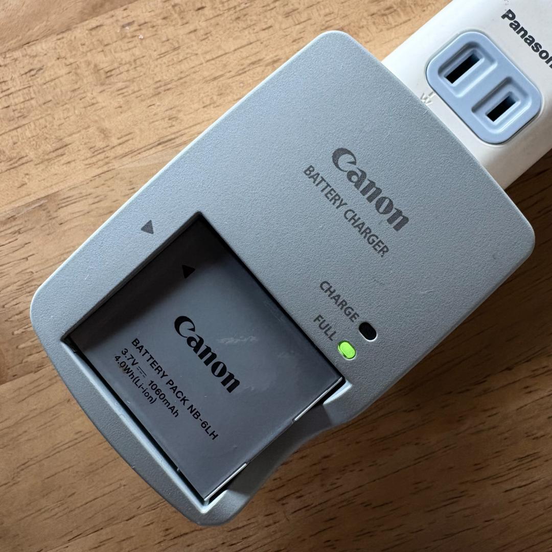 Canon PowerShot S120 本体と付属品