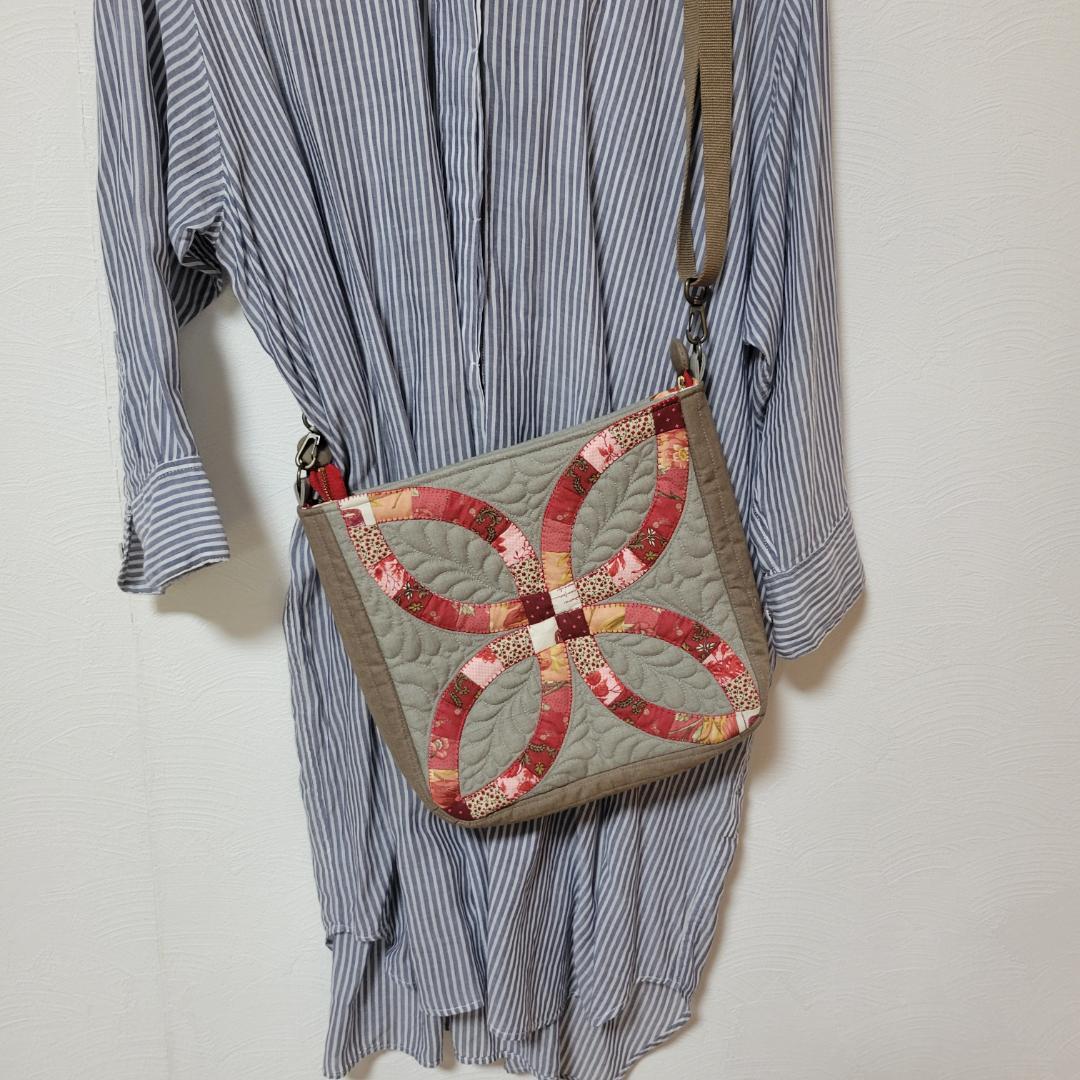 パッチワークショルダーバック　サコッシュ