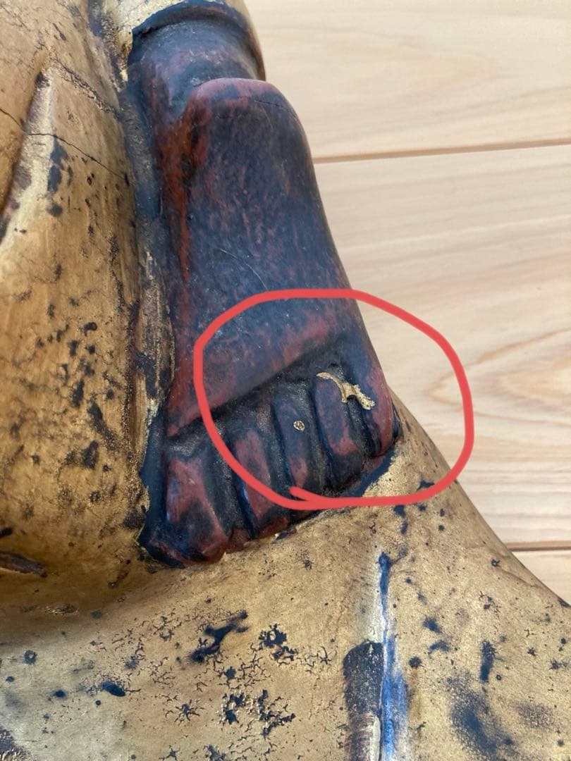 【希少】ミャンマー仏像 仏弟子木彫り祈り像 金彩 古木造形 高さ30cm 一点物