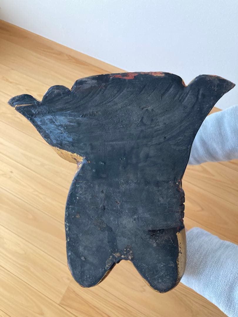 【希少】ミャンマー仏像 仏弟子木彫り祈り像 金彩 古木造形 高さ30cm 一点物