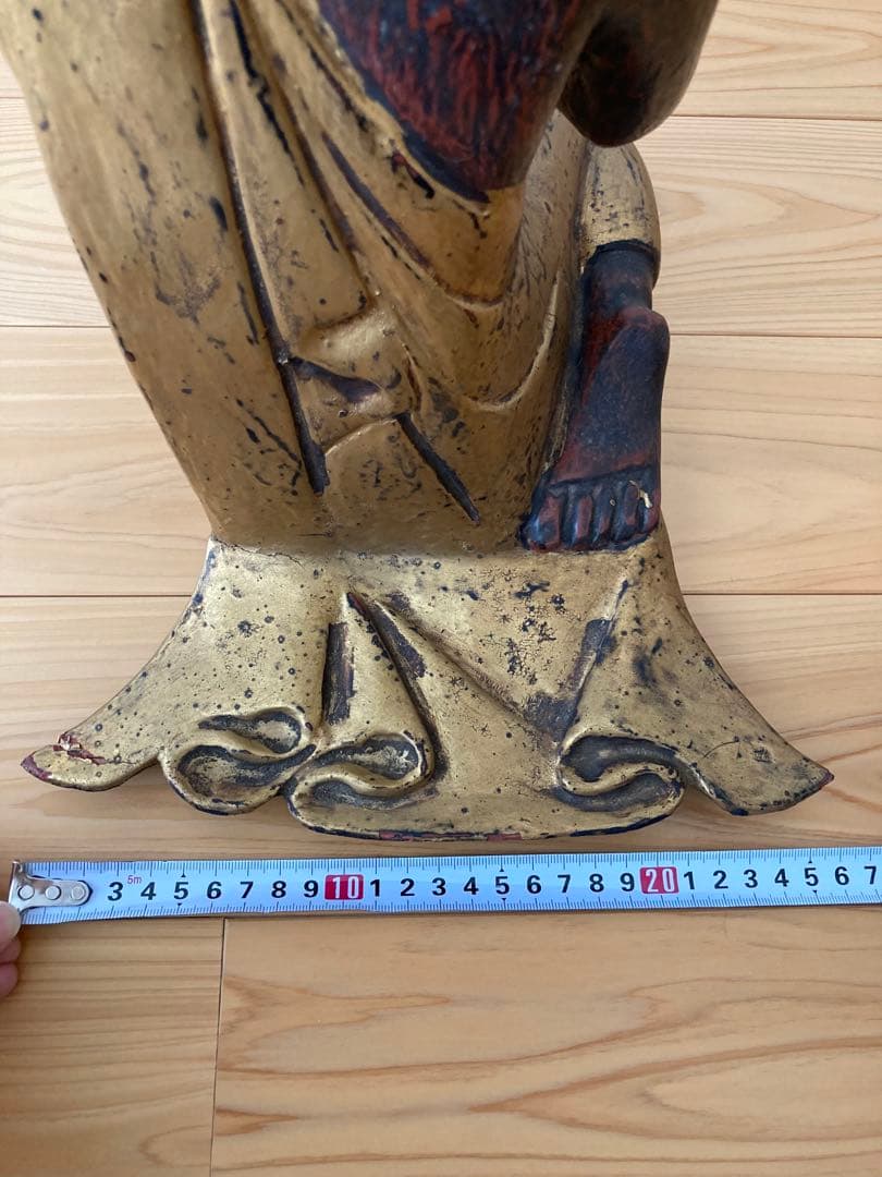 【希少】ミャンマー仏像 仏弟子木彫り祈り像 金彩 古木造形 高さ30cm 一点物