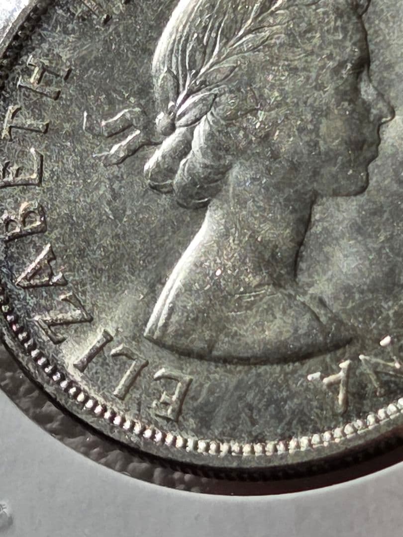 (稀少な状態)　カナダ連邦　エリザベス2世　1 ドル銀貨　1957